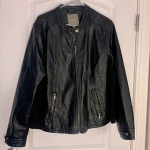Maurice’s black leather jacket size XXL